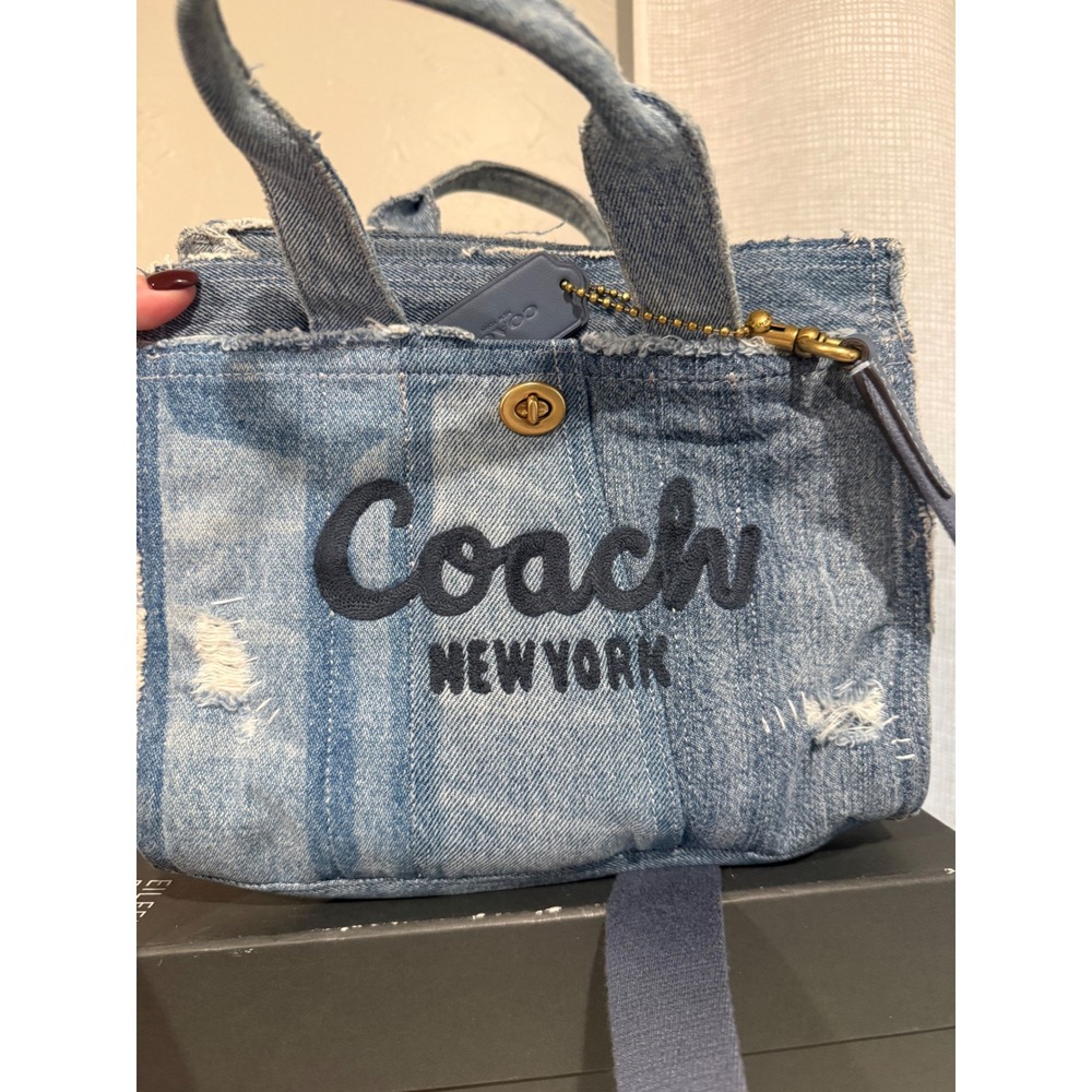 Coach Field Tote 22 Women medium Blue Denim Distressed Excellent Crossbody Bag